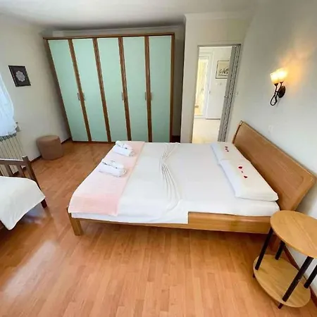 Vakantiehuis In 42254 Jadranovo